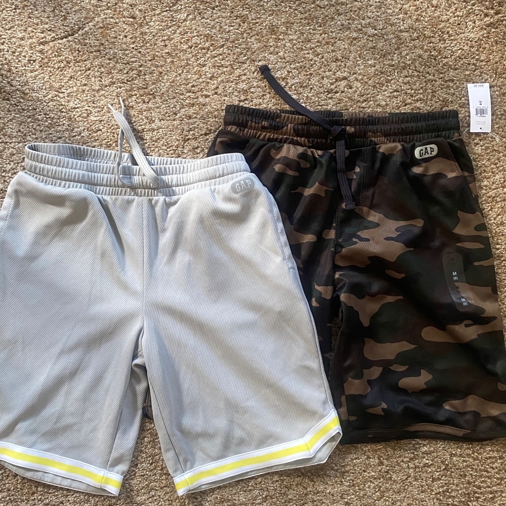 Gap mesh shorts. NWT camo, gray with yellow/white trim, M/8